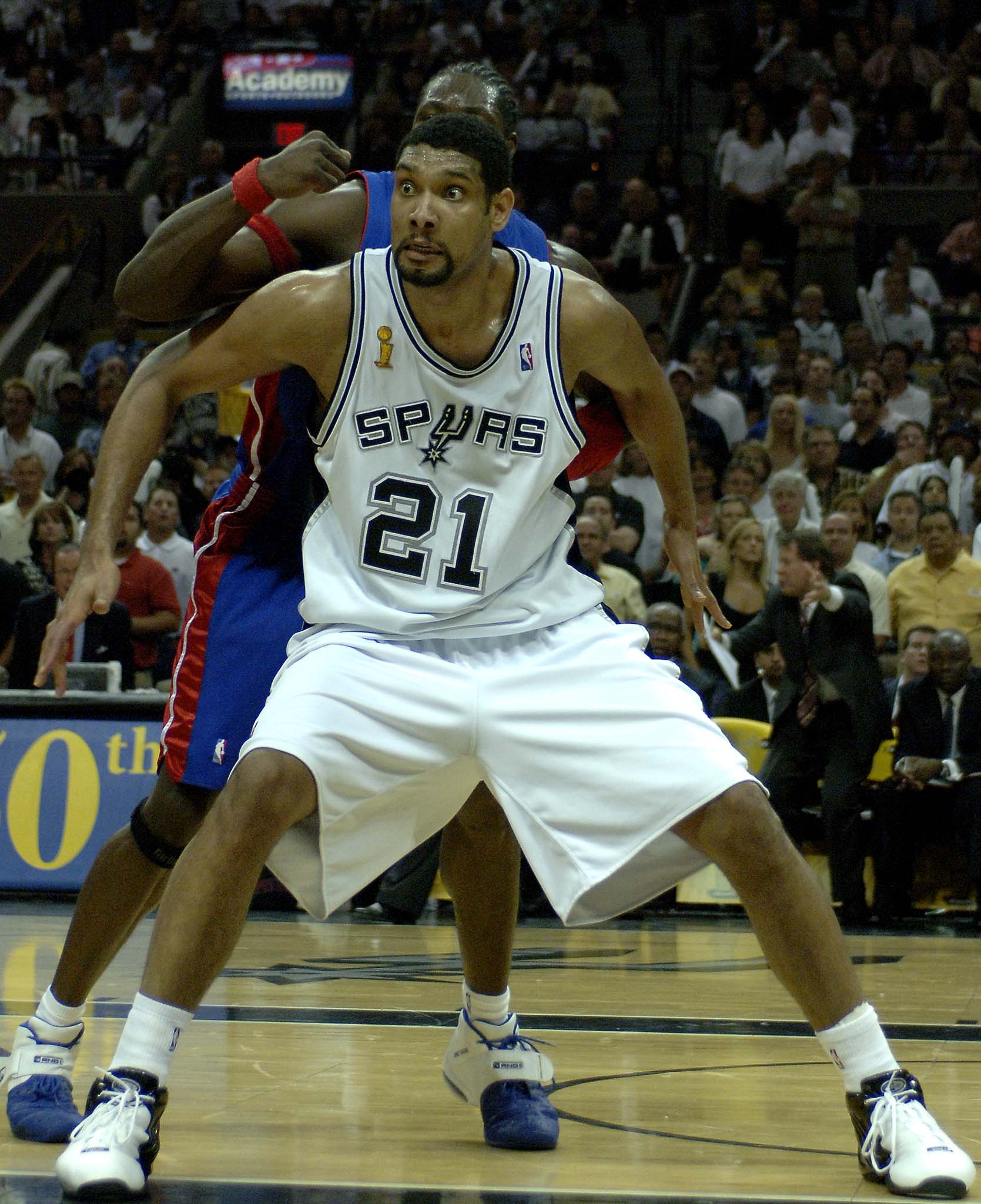 巴列卡诺vs瓦伦西亚：弗兰-佩雷斯、勒热纳首发，加亚、阿吉雷萨瓦拉出战（巴列卡诺对阵瓦伦西亚：弗兰-佩雷斯、勒热纳先发，加亚、阿吉雷萨瓦拉登场）