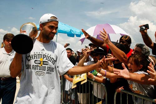 米体：罗马想冬窗租借齐尔克泽，若晋级欧冠会自动触发买断（米体：罗马计划冬窗租借齐尔克泽，若进欧冠将自动触发买断条款）