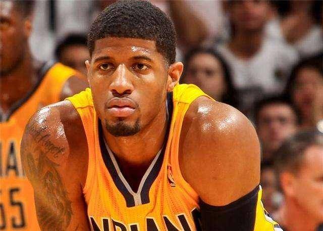 NBA：勇士险胜小牛 库里关键三分救主（库里末节关键三分力挽狂澜 勇士险胜小牛）