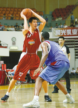 皇马二号得分手12场球荒拖垮进攻，姆巴佩25球难掩战术弊端（皇马二号射手陷12场进球荒拖累锋线，姆巴佩25球难遮战术短板）