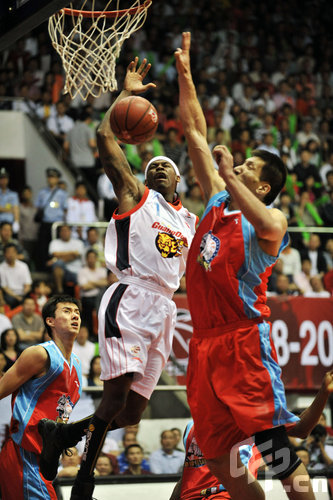 萨巴莱塔：西班牙人在世青赛后曾想签下梅西，但巴萨断然拒绝（萨巴莱塔：世青赛后西班牙人曾寻求签下梅西，巴萨坚决拒绝）