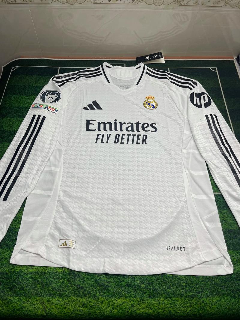 斯图加特3-2逆转奥格斯堡，昂达夫双响，米特尔施泰特点射（昂达夫梅开二度，米特尔施泰特点球建功，斯图加特3-2翻盘奥格斯堡）