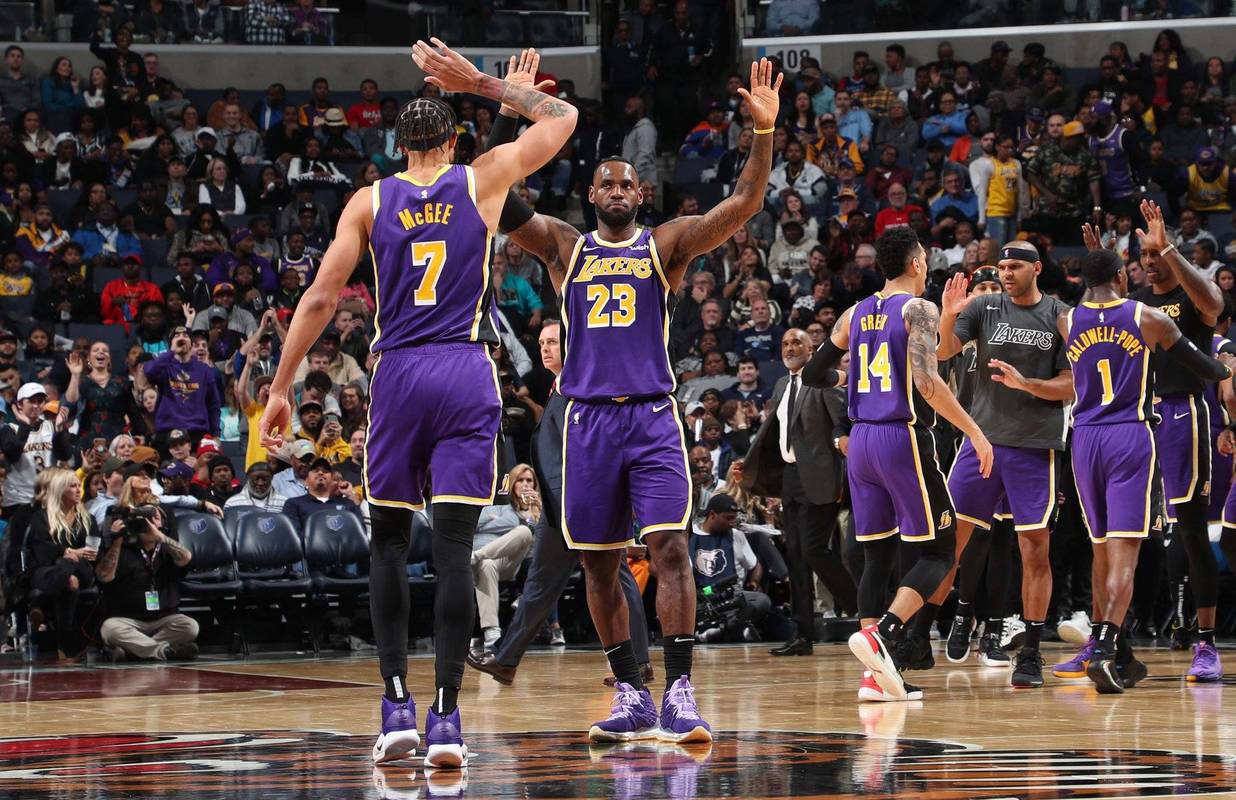 防守强度提升 主队掌控节奏（主队防守升级 掌控比赛节奏）