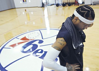 哈兰德：1-1的时候詹卢卡-曼奇尼摸我屁股，这激怒了我（哈兰德：比分1-1时詹卢卡-曼奇尼拍我臀部，这让我非常愤怒）