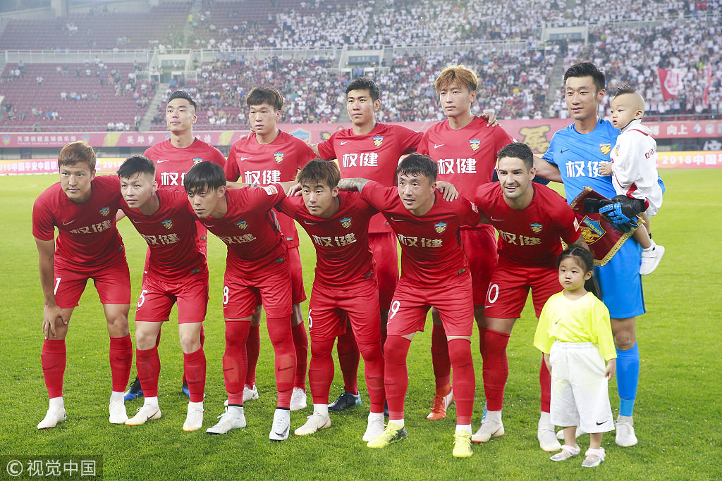 西装暴徒伦纳德受伤缺阵8场！快船总裁曝：没外界想的那么简单（伦纳德因伤连缺8场，快船总裁：情况没外界想得那么简单）