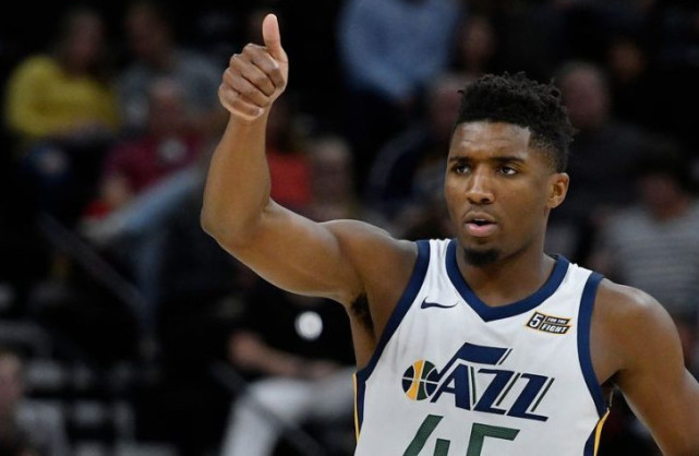 本泽马：不想踢世界杯是假话；齐祖若执教法国我祝他一切顺利（本泽马辟谣：从未拒踢世界杯；若齐达内执教法国队，送上祝福）