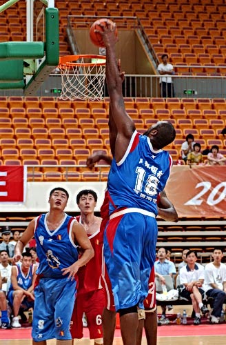 布兰登·威廉姆斯半场13分，创下其本赛季半场得分新高（布兰登·威廉姆斯半场砍下13分，创赛季半场新高）