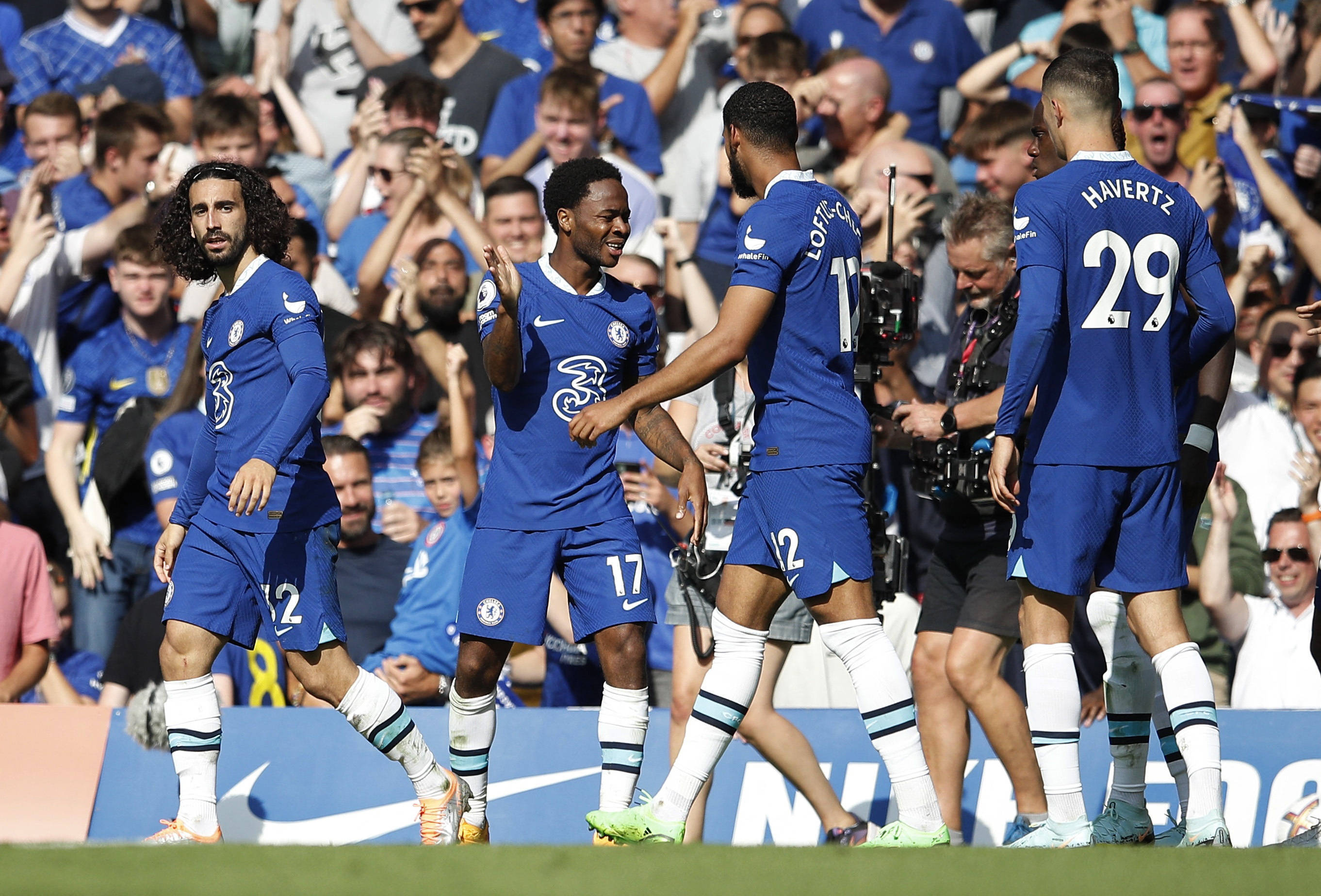 这队的节奏掌控太稳重了（这支球队的节奏把控极为沉稳）