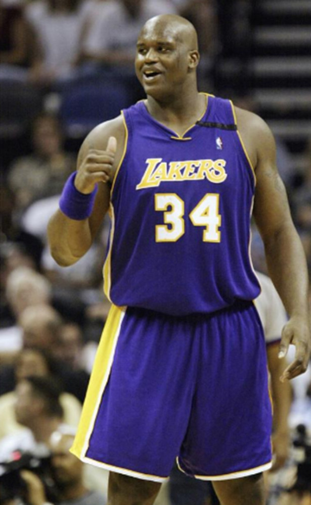 RMC：巴黎大巴被毕包球迷石块袭击，所幸并无人员受伤（RMC：毕包球迷向巴黎大巴投掷石块，所幸无人受伤）