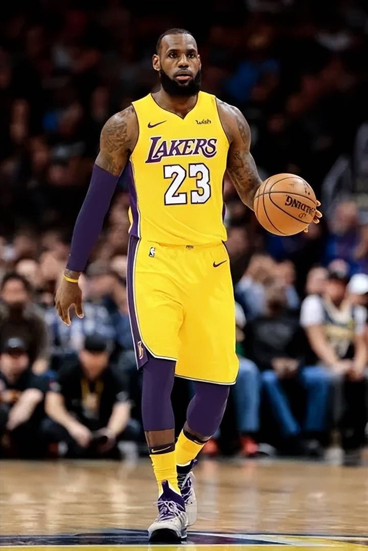 辽宁男篮王哲林末节关键表现（王哲林末节爆发助辽宁男篮锁定胜局）